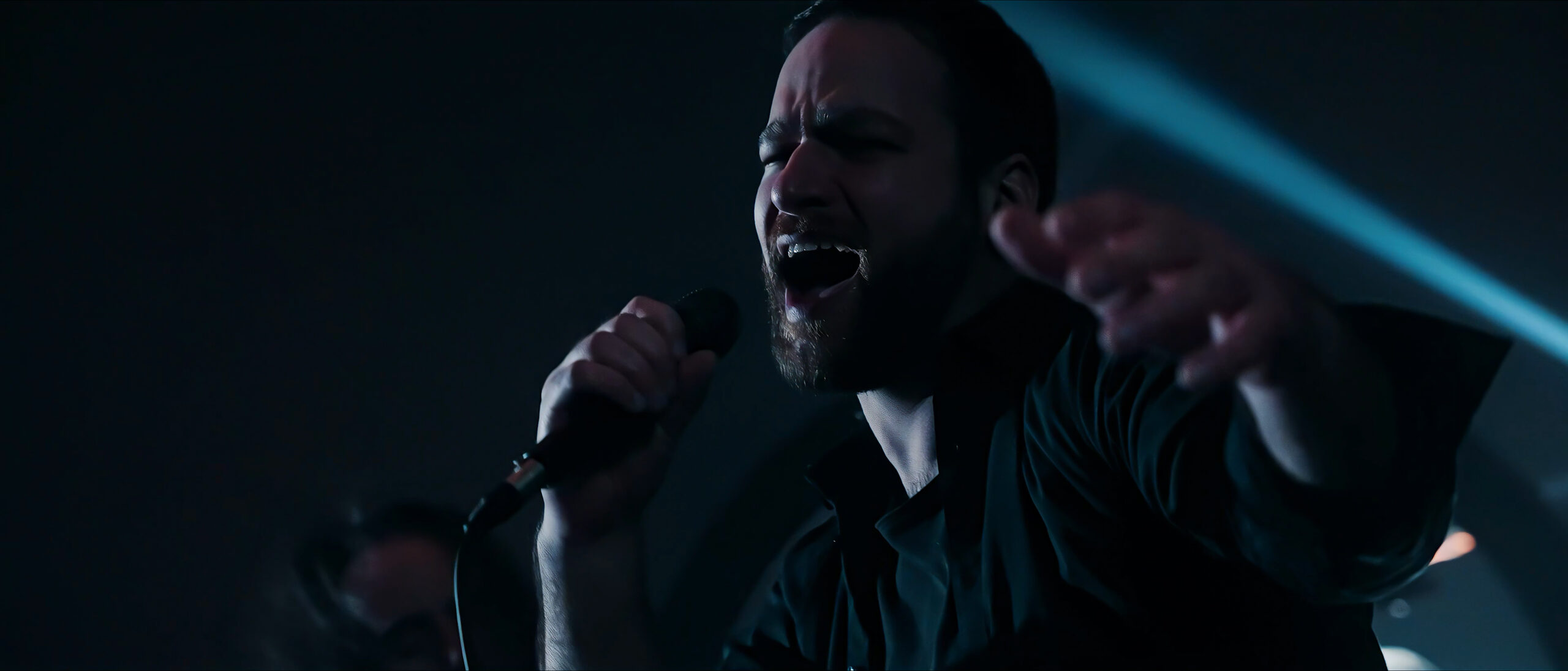 AFTER THE OUTBREAK - Iced Heart-39